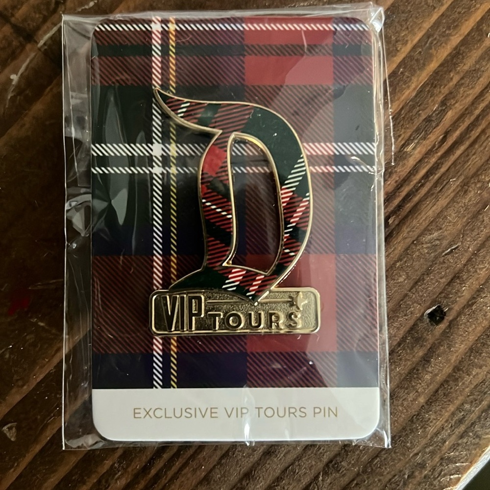 Disney VIP tours pin